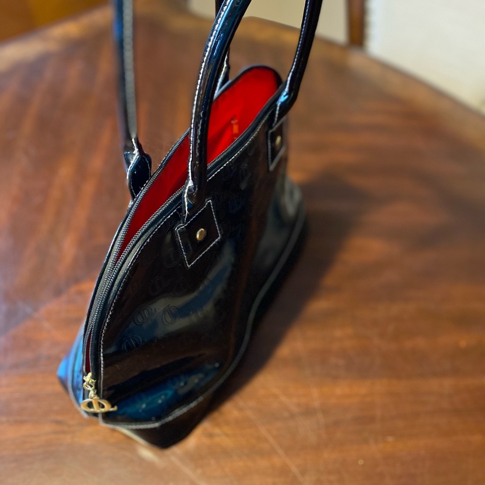 Chic Black Designer Shoulder Bag - Picture 8 of 10
